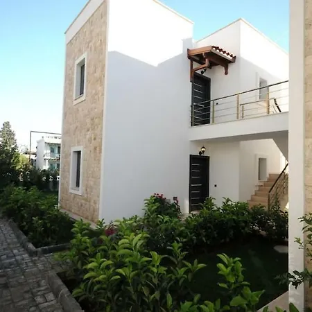 2+1 In Residential Complex, Near The Sea Semesterbostad *